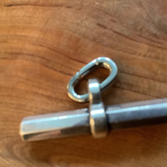 LEXINGTON E/W BARREL PENDANT - Picture 1 of 4